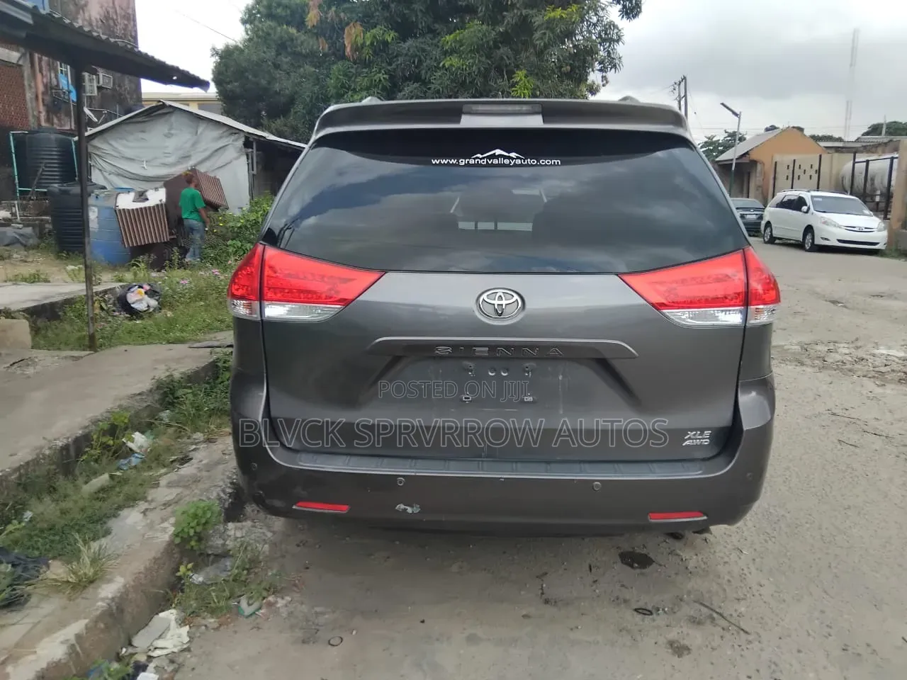 Toyota Sienna 2011 Silver