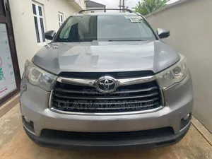 Toyota Highlander XLE 4dr SUV (3.5L 6cyl 6A) 2015 Silver