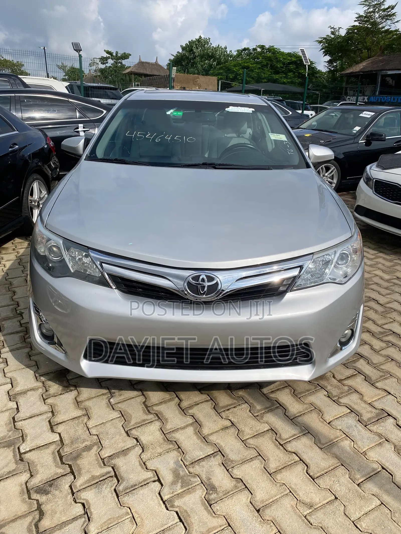 Toyota Camry XLE 4dr Sedan (2.5L 4cyl 6A) 2013 Silver