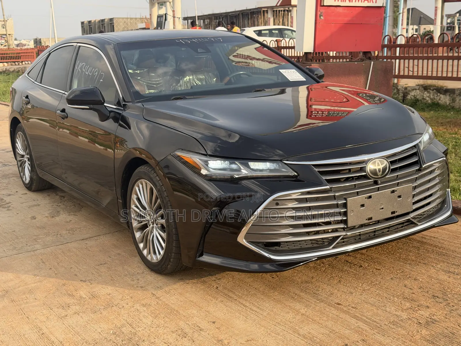 Toyota Avalon Limited FWD Sedan (3.5L V6 8A) 2019 Brown