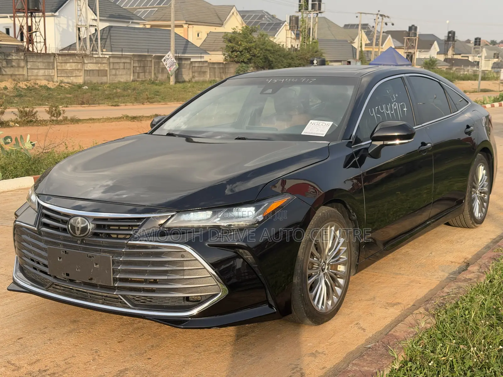 Toyota Avalon Limited FWD Sedan (3.5L V6 8A) 2019 Brown
