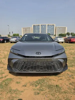 Toyota Camry SE 2025 Gray
