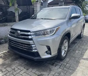 Toyota Highlander Limited 4x4 V6 (3.5L 6cyl 8A) 2017 Silver