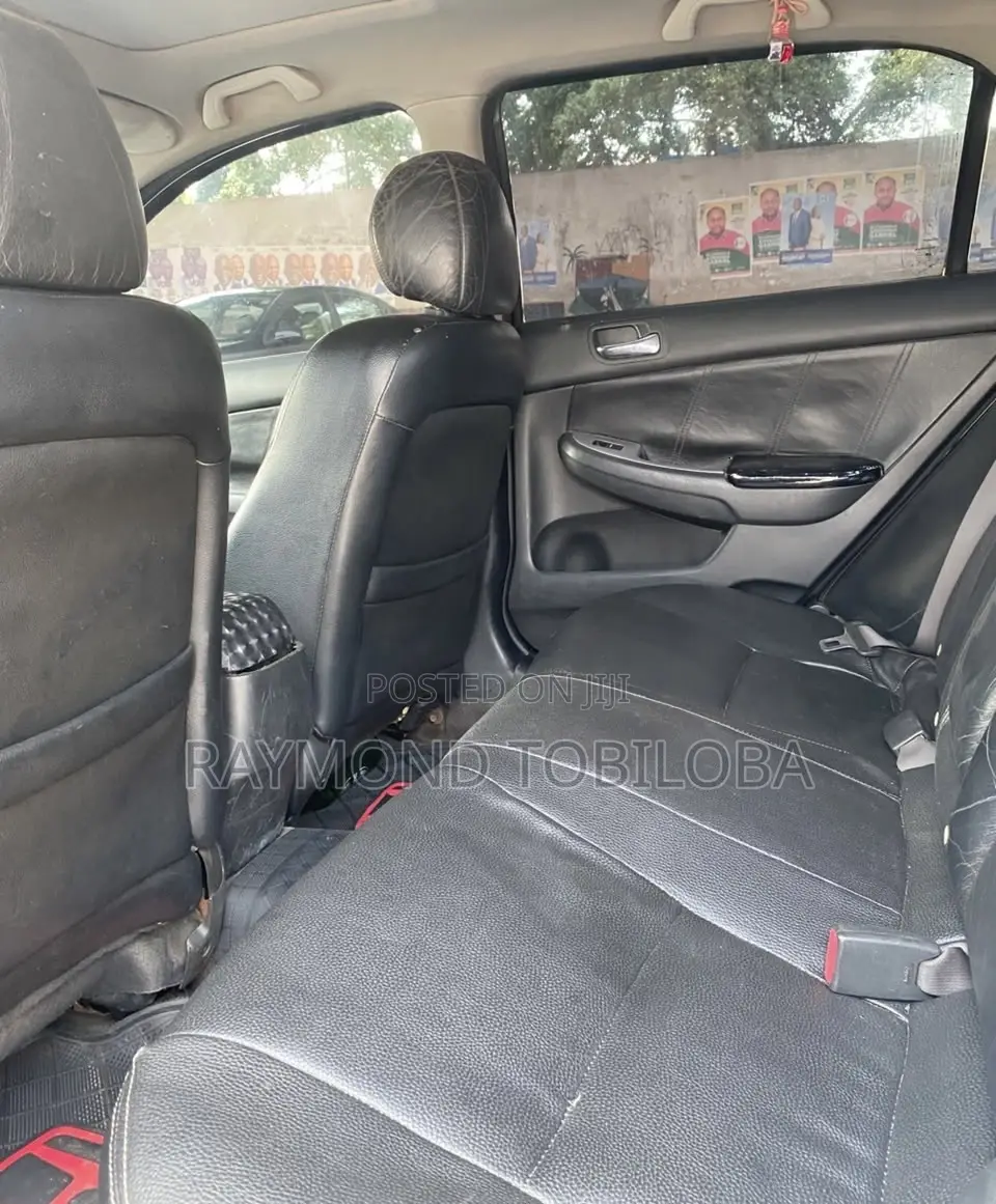 Honda Accord 2005 Silver