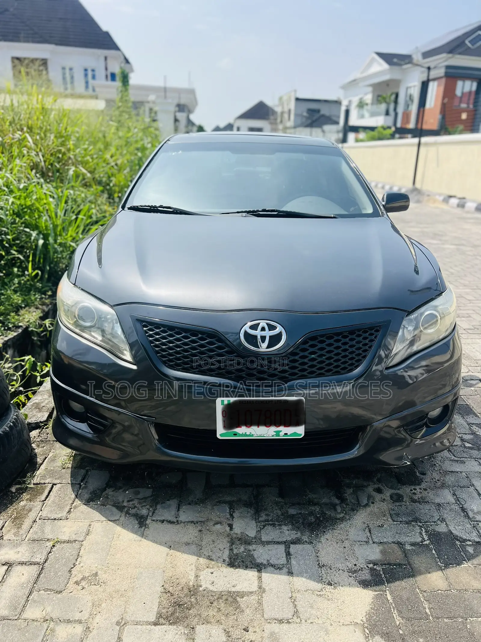 Toyota Camry SE V6 4dr Sedan (3.5L 6cyl 6A) 2011 Gray