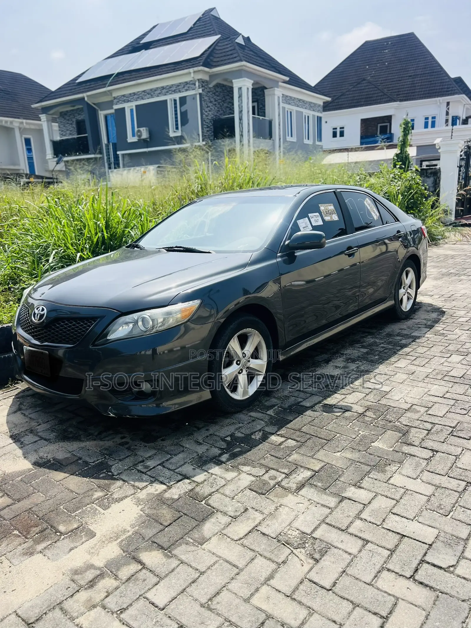 Toyota Camry SE V6 4dr Sedan (3.5L 6cyl 6A) 2011 Gray