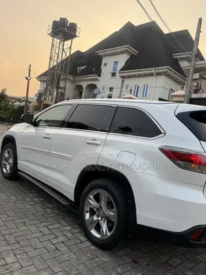 Toyota Highlander Limited 4dr SUV (3.5L 6cyl 6A) 2015 White