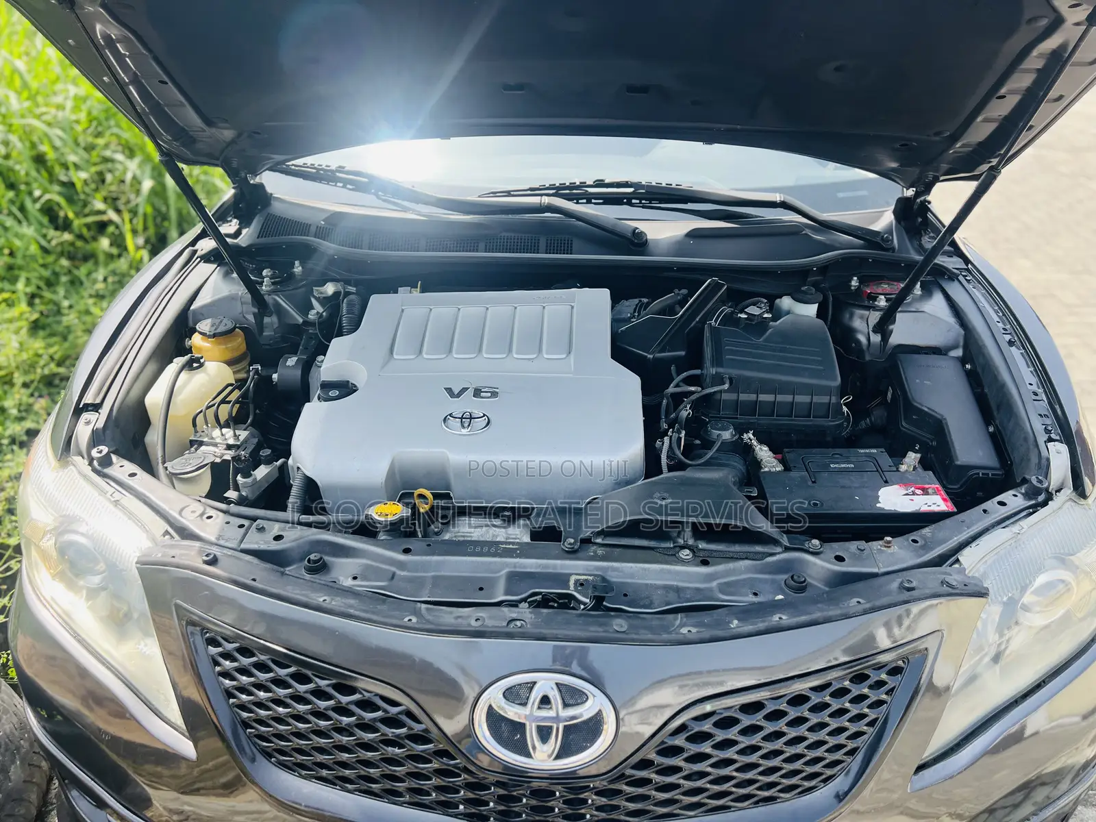 Toyota Camry SE V6 4dr Sedan (3.5L 6cyl 6A) 2011 Gray