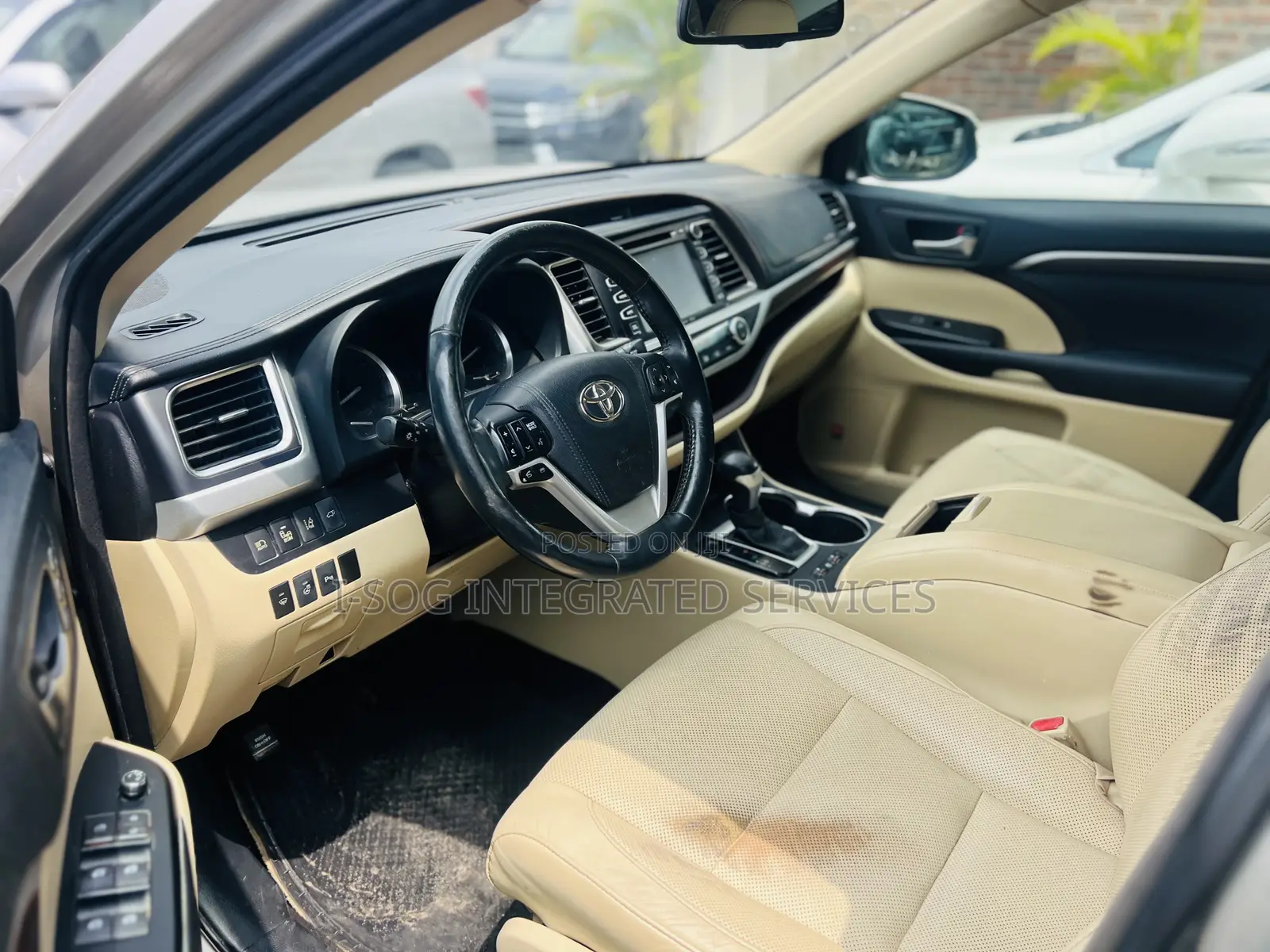 Toyota Highlander Limited Platinum V6 4x4 (3.5L 6cyl 6A) 2016 Gold
