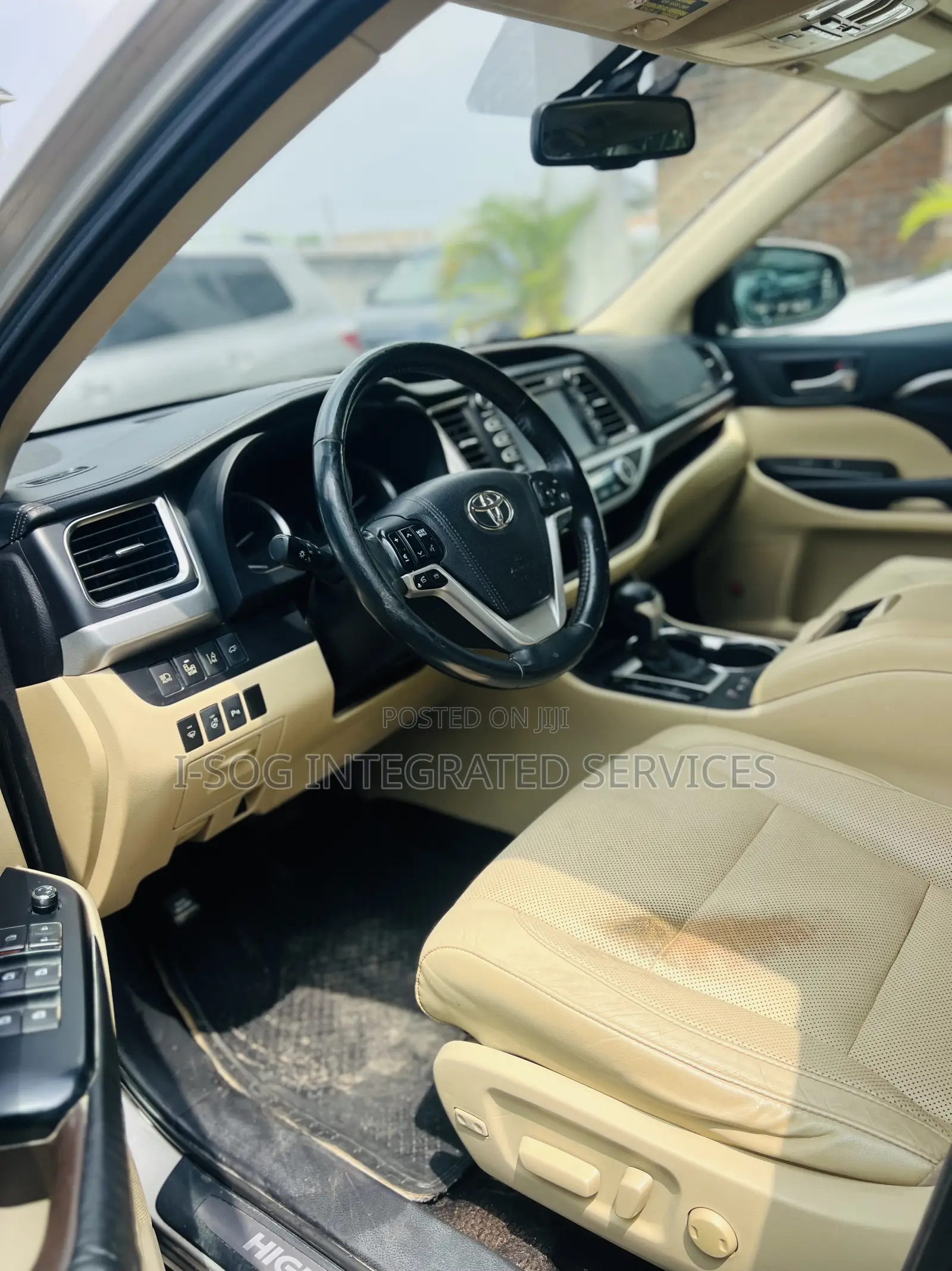 Toyota Highlander Limited Platinum V6 4x4 (3.5L 6cyl 6A) 2016 Gold