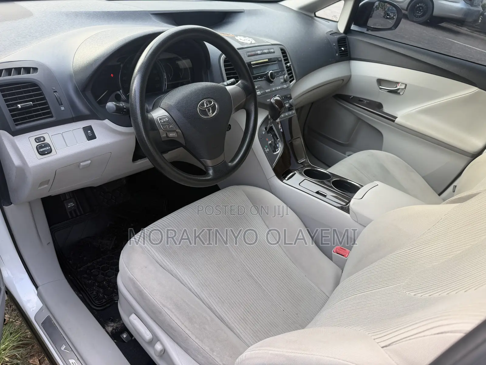 Toyota Venza LE 2010 White
