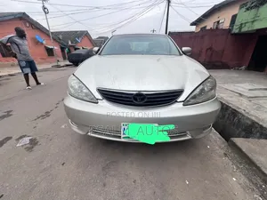 Toyota Camry LE 4dr Sedan (2.4L 4cyl 5M) 2003 Silver
