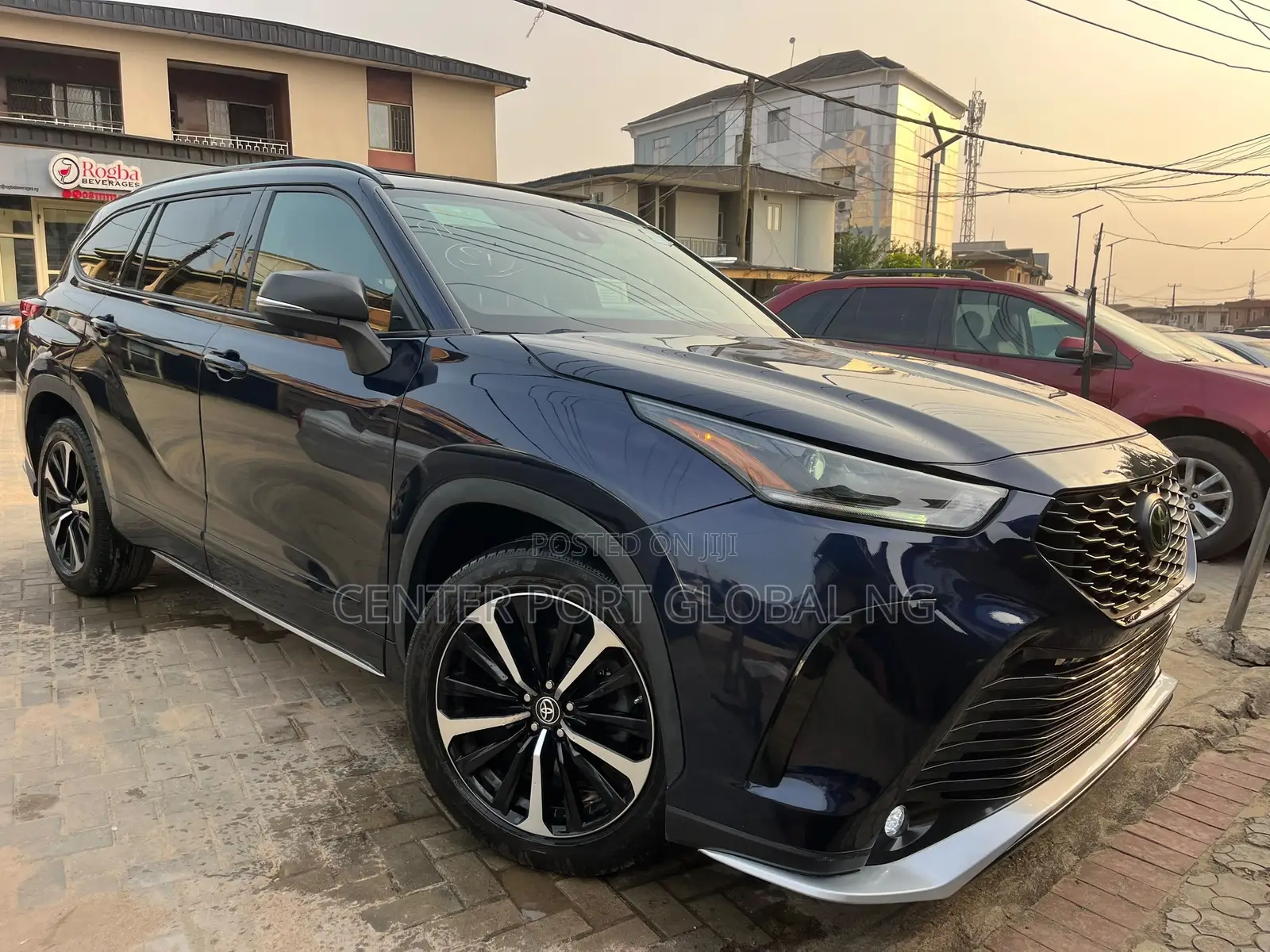 Toyota Highlander XSE 2022 Blue