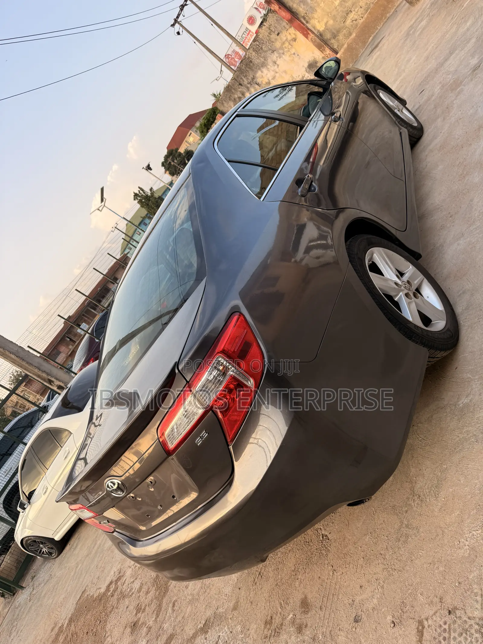 Toyota Camry SE Sport 4dr Sedan w/Prod. End 11/13 (2.5L 4cyl 6A) 2014