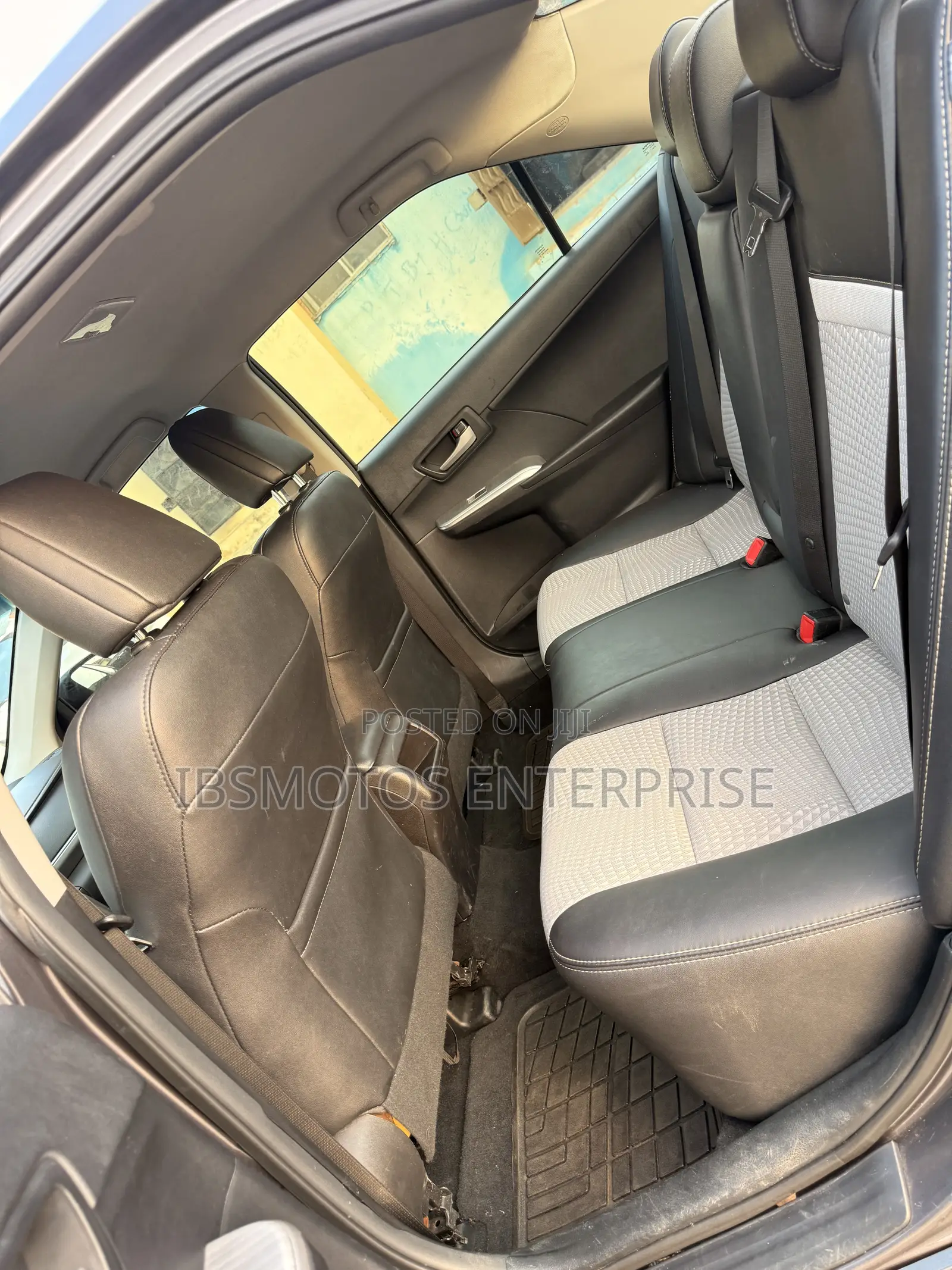 Toyota Camry SE Sport 4dr Sedan w/Prod. End 11/13 (2.5L 4cyl 6A) 2014