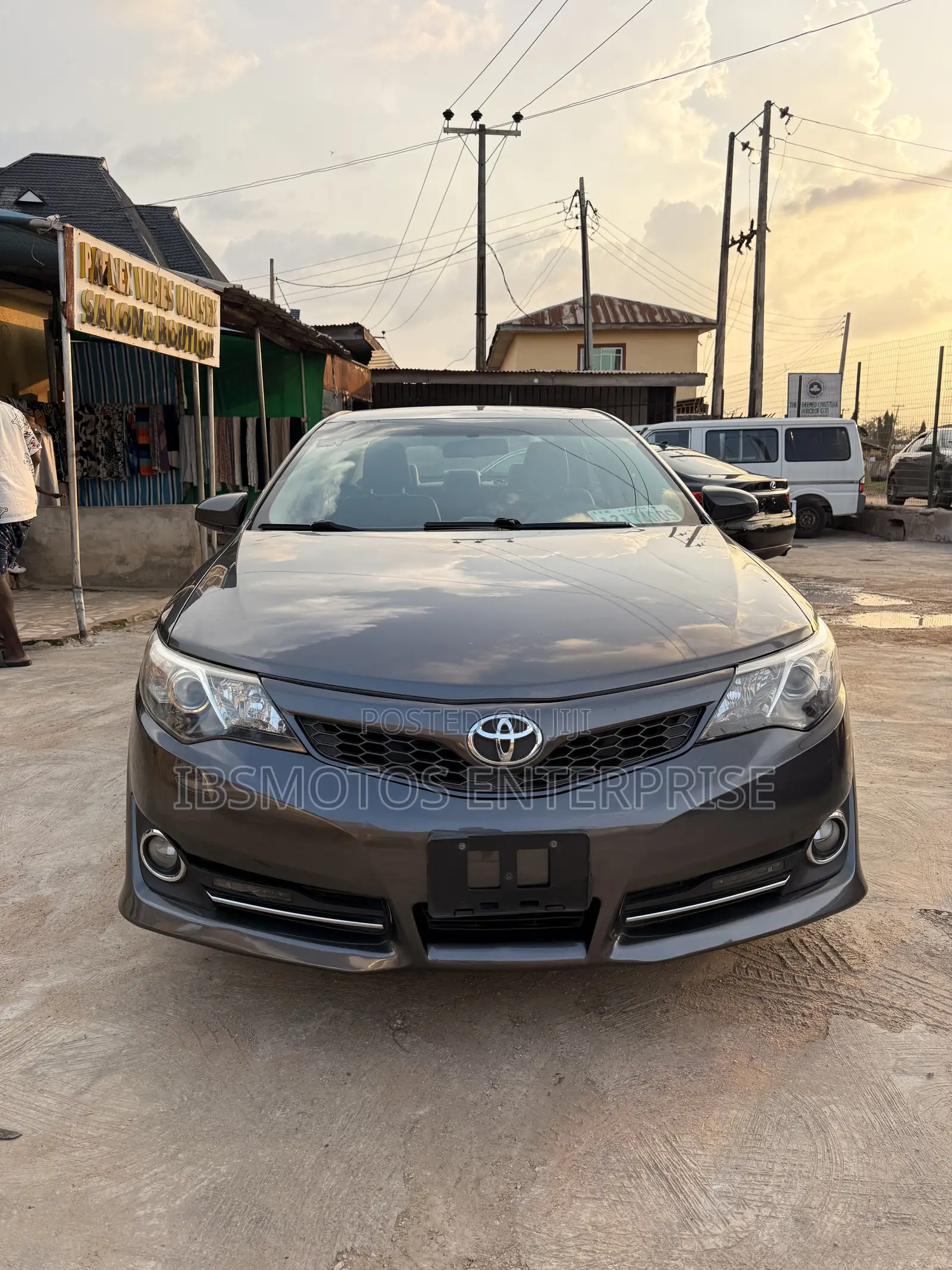 Toyota Camry SE Sport 4dr Sedan w/Prod. End 11/13 (2.5L 4cyl 6A) 2014