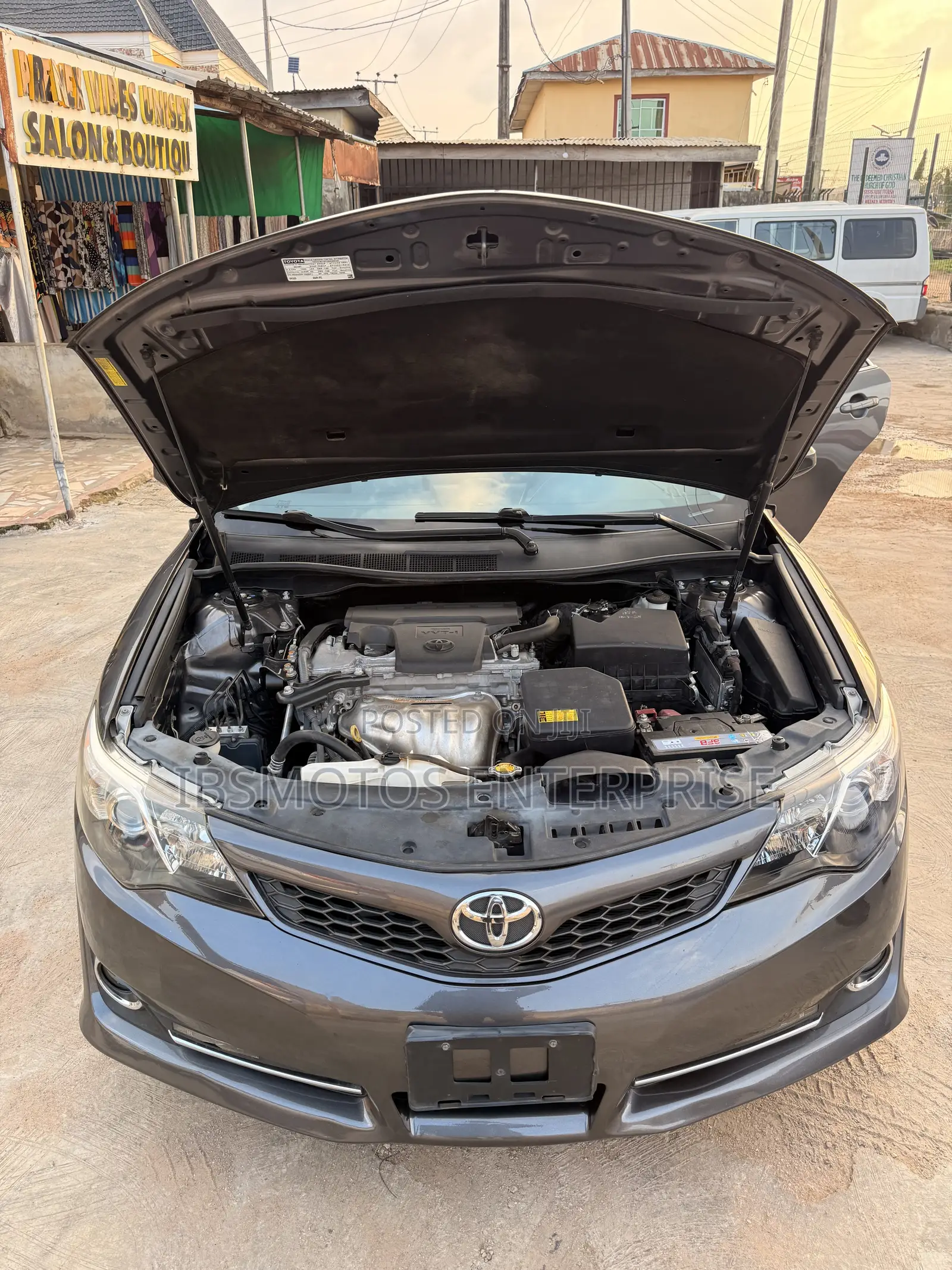 Toyota Camry SE Sport 4dr Sedan w/Prod. End 11/13 (2.5L 4cyl 6A) 2014