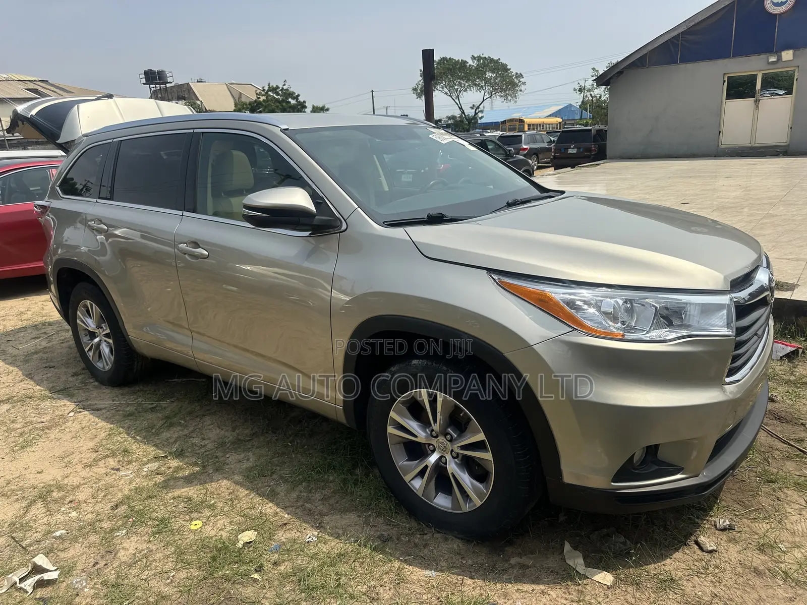 Toyota Highlander XLE 4dr SUV (3.5L 6cyl 6A) 2015 Gold