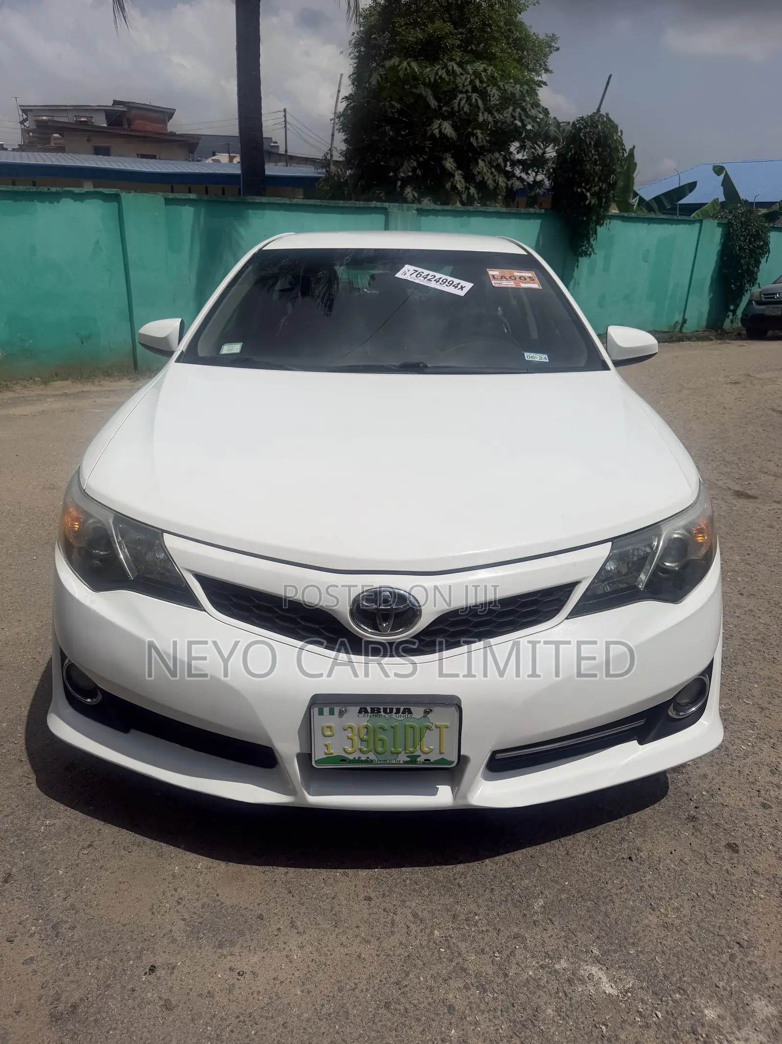 Toyota Camry SE 4dr Sedan (2.5L 4cyl 6A) 2013 White