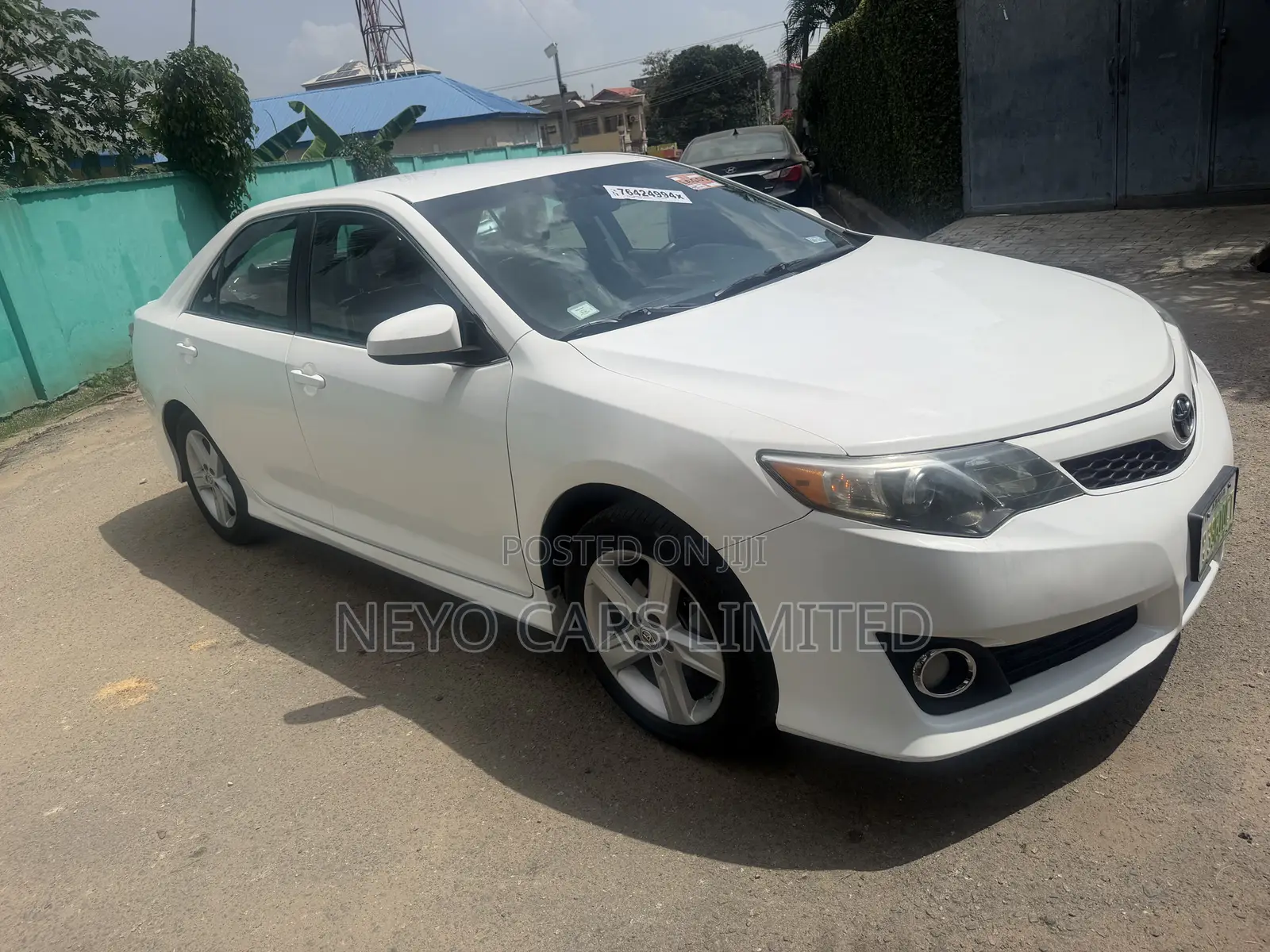 Toyota Camry SE 4dr Sedan (2.5L 4cyl 6A) 2013 White