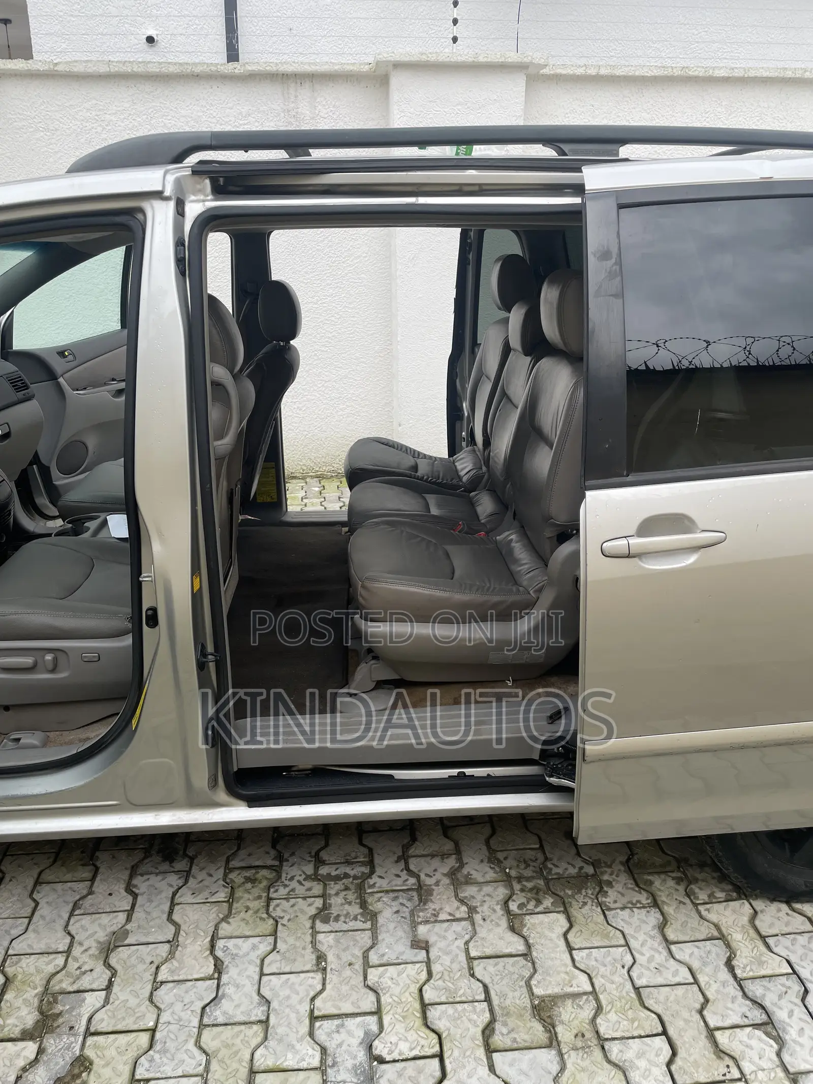 Toyota Sienna LE 4WD 2007 Gold