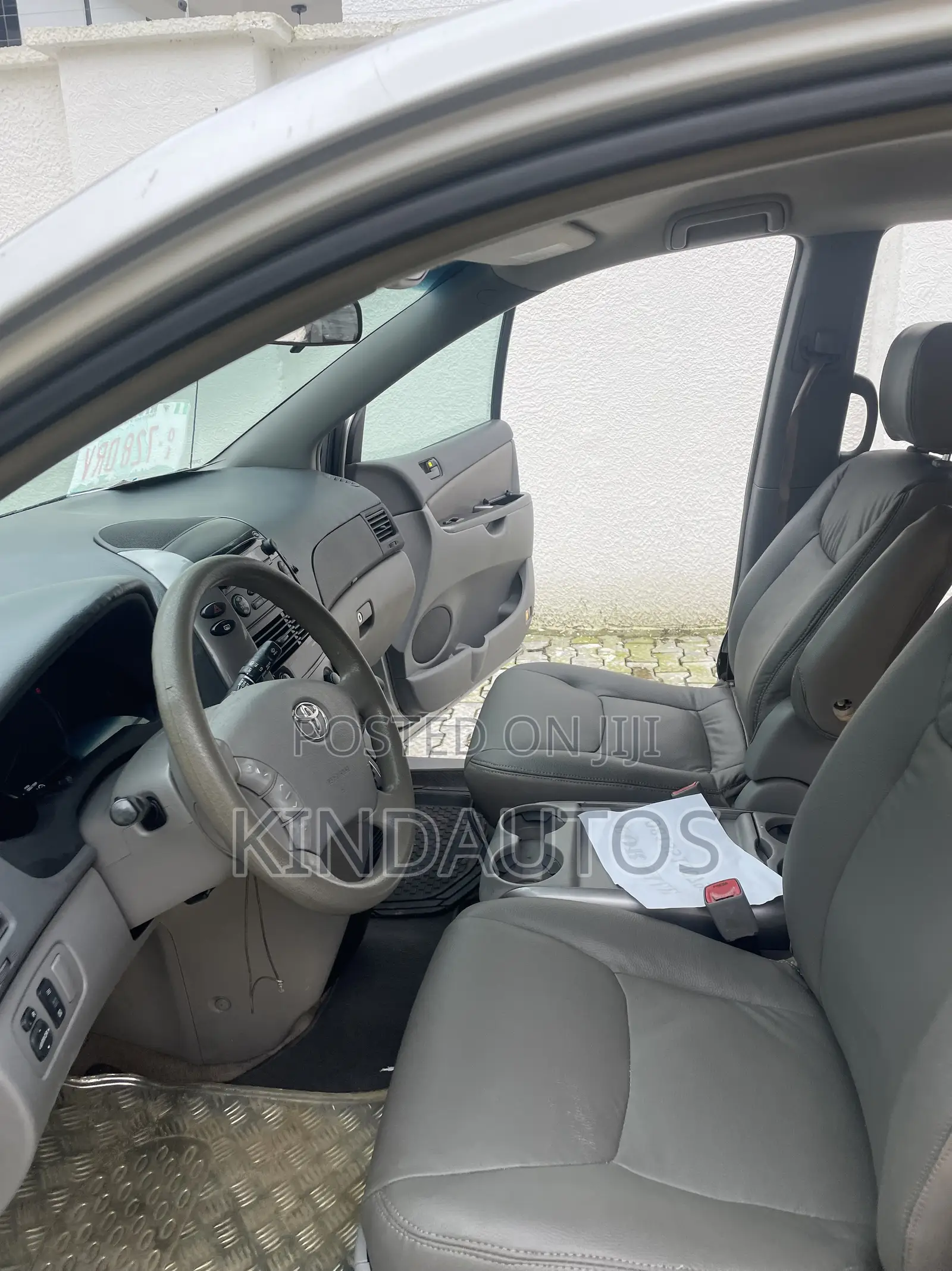 Toyota Sienna LE 4WD 2007 Gold