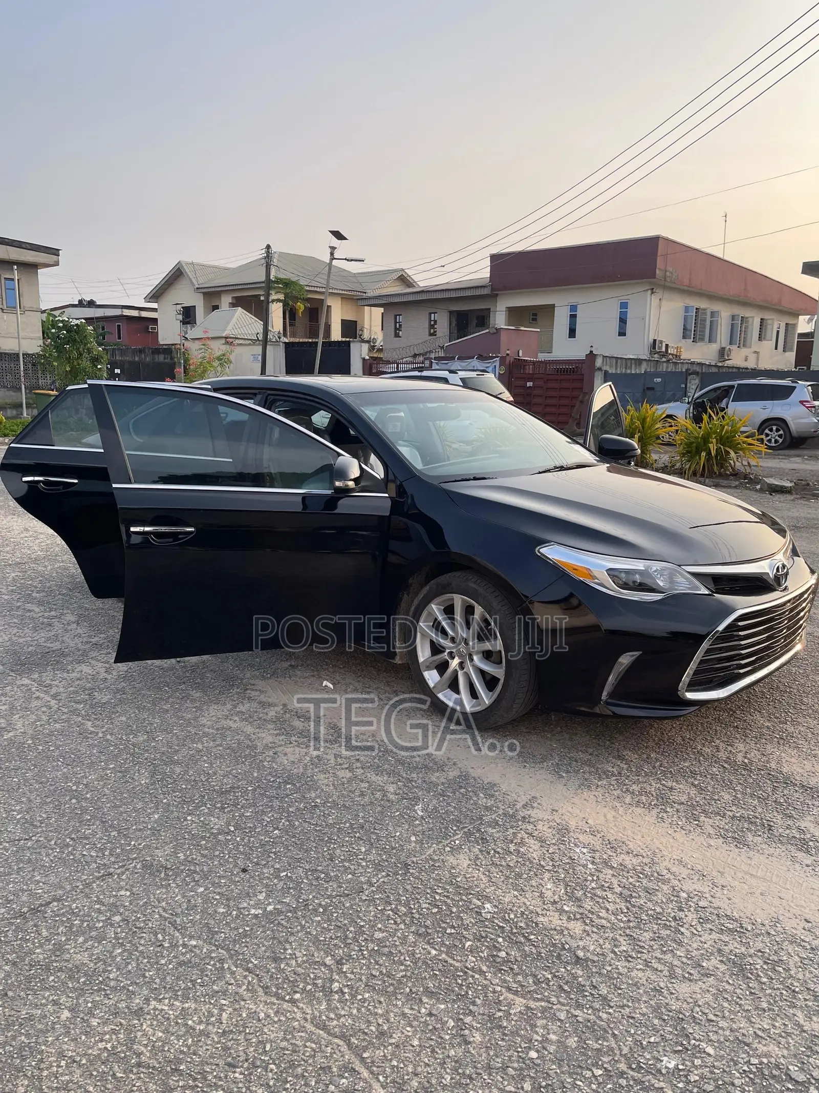 Toyota Avalon XLE Touring 4dr Sedan (3.5L 6cyl 6A) 2014 Black