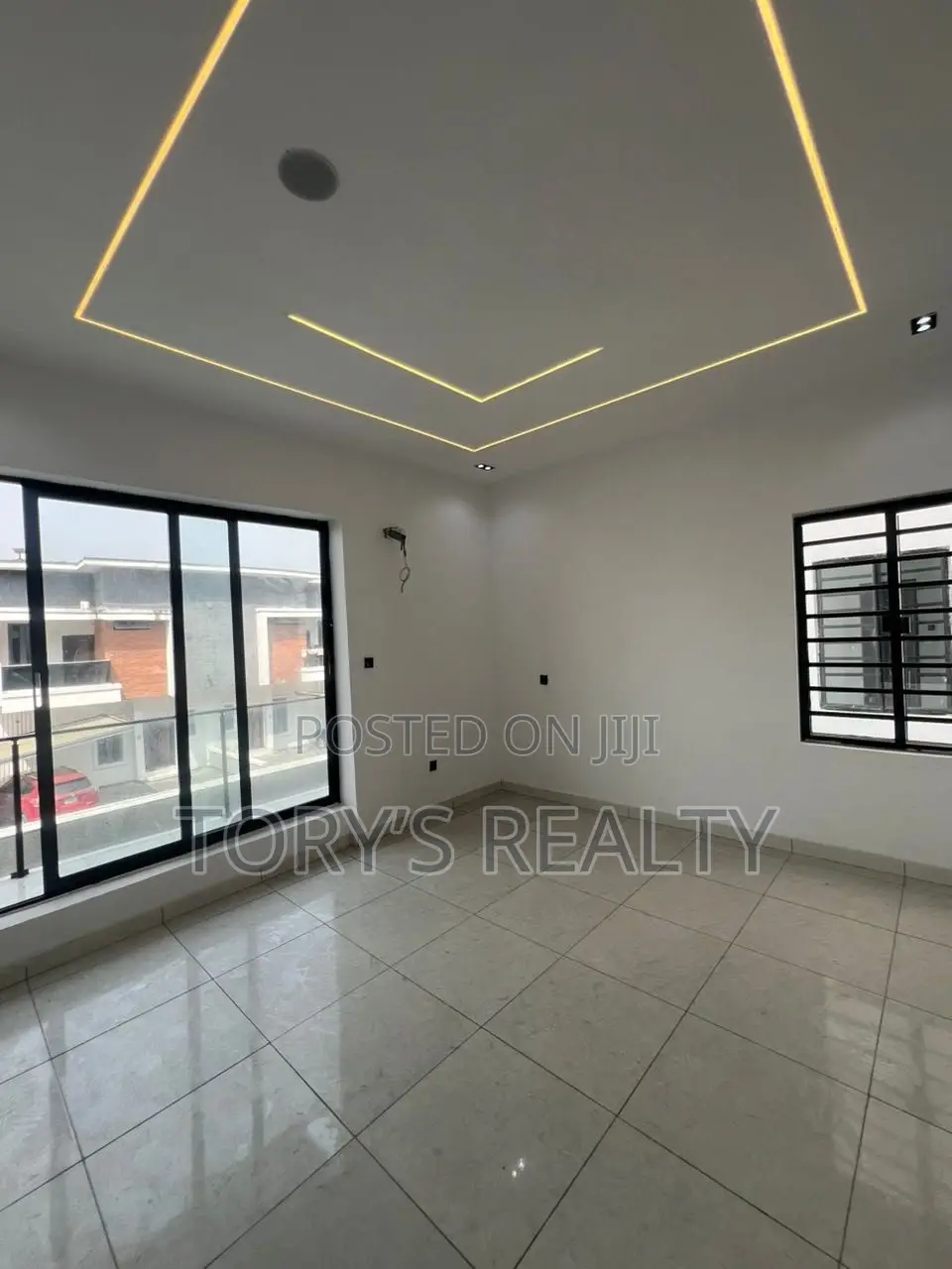 4bdrm Duplex in Lekki Phase 2 for sale