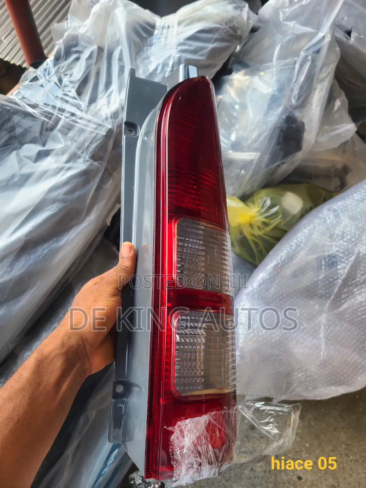 Toyota Hiace 2005 Backlight Left and Right