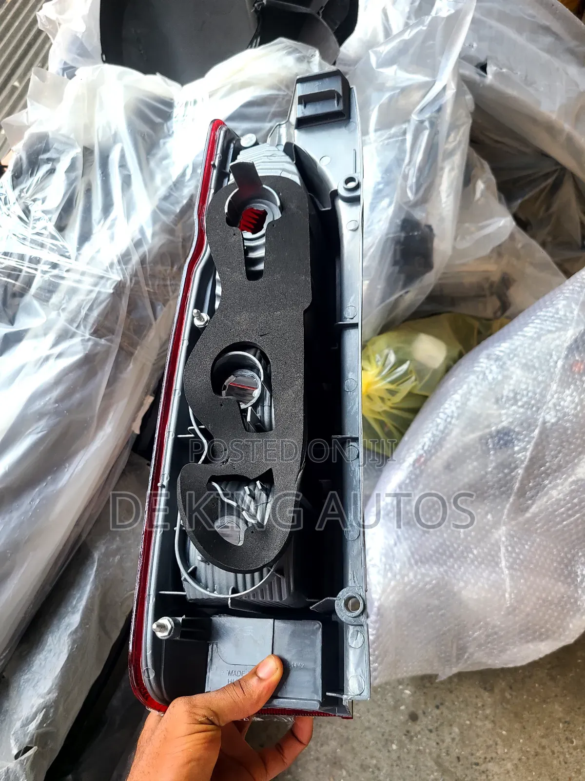 Toyota Hiace 2005 Backlight Left and Right