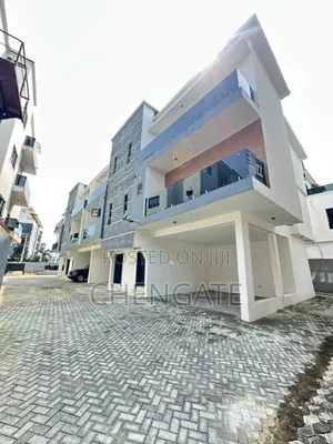 4bdrm Townhouse/Terrace in Ologolo for sale