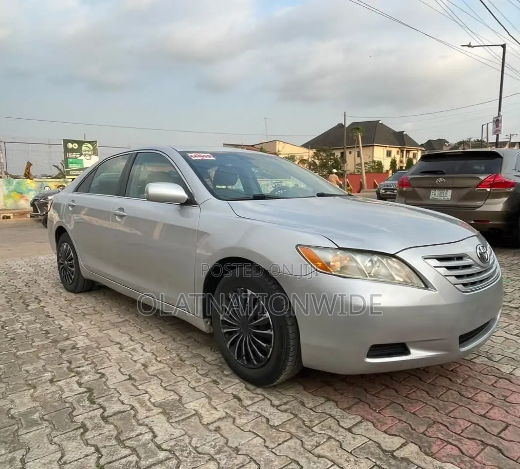 Toyota Camry 2009 Silver