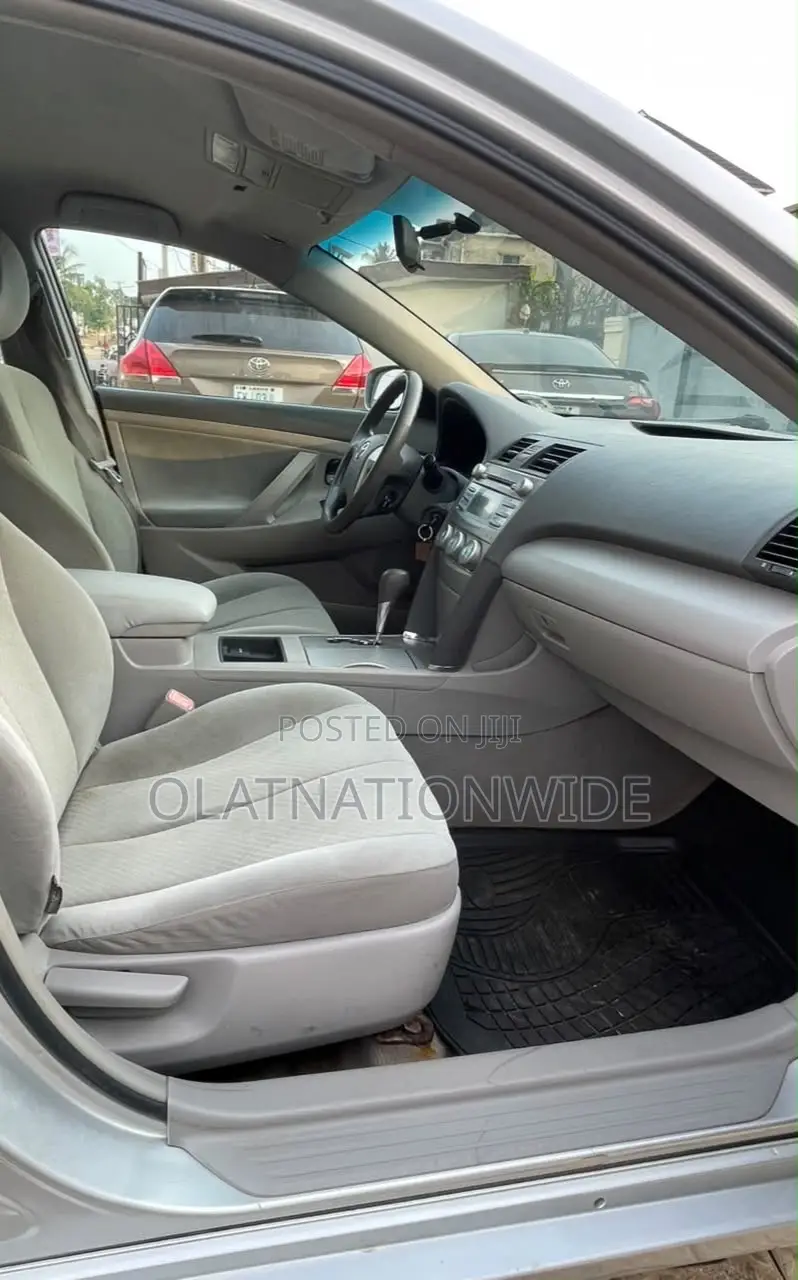 Toyota Camry 2009 Silver