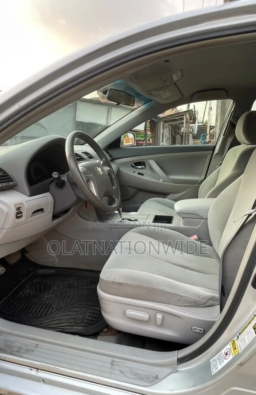 Toyota Camry 2009 Silver