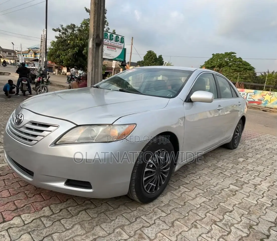 Toyota Camry 2009 Silver