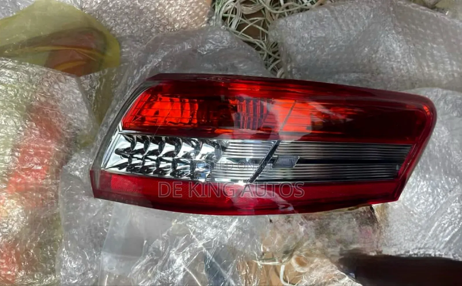 Toyota Camry 2010 Outer Backlight/Tailight Left and Right
