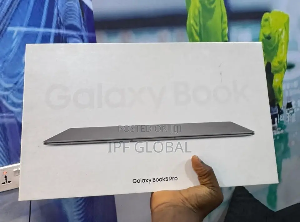 New Laptop Samsung Galaxy Book5 Pro 32GB Intel Core Ultra 7 SSD 512GB