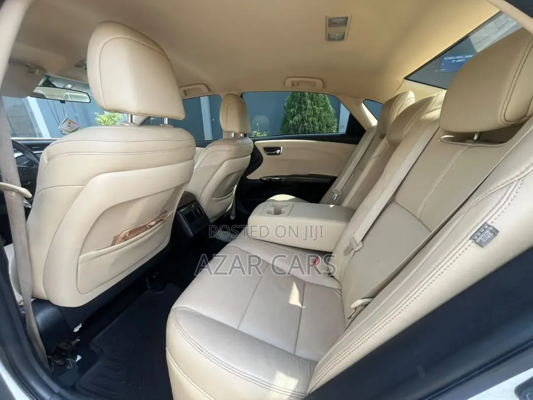 Toyota Avalon XLE Premium 4dr Sedan (3.5L 6cyl 6A) 2015 White