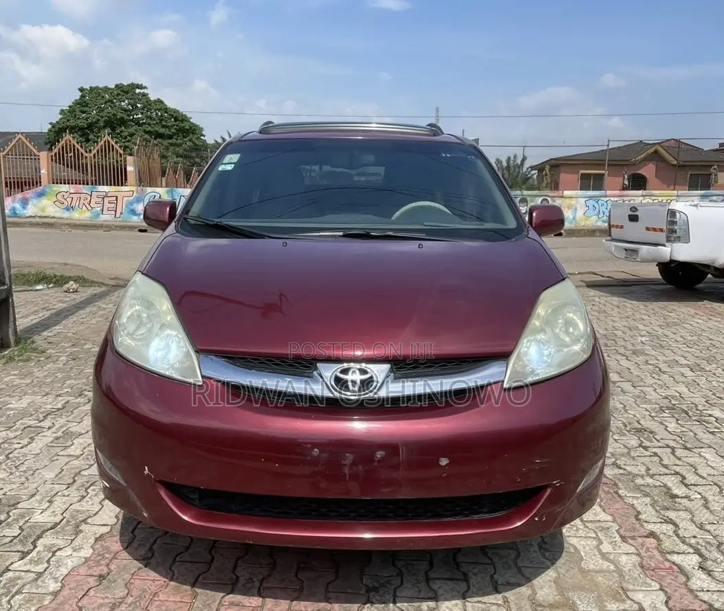 Toyota Sienna XLE Limited AWD 2006 Red