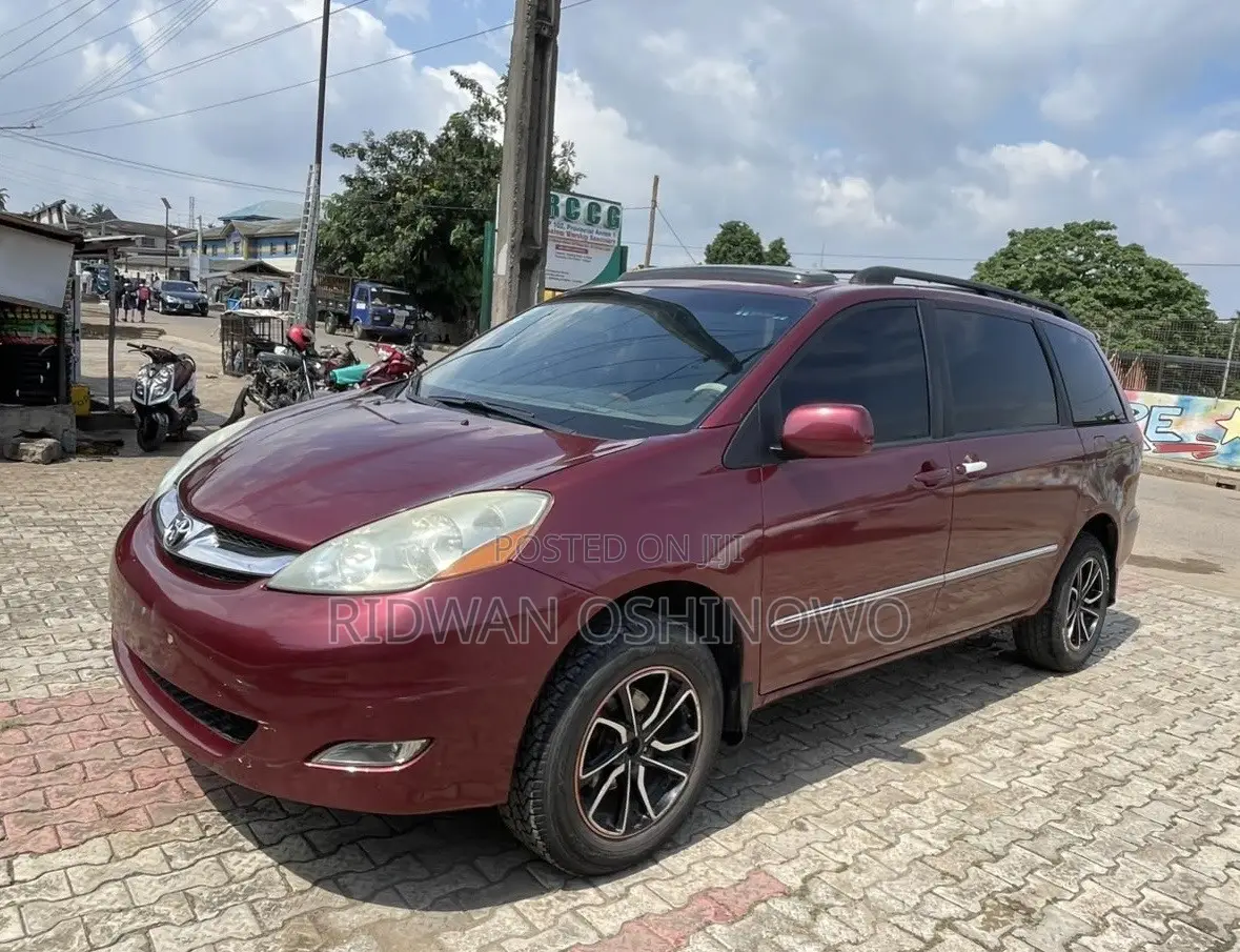 Toyota Sienna XLE Limited AWD 2006 Red