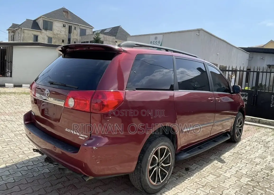 Toyota Sienna XLE Limited AWD 2006 Red