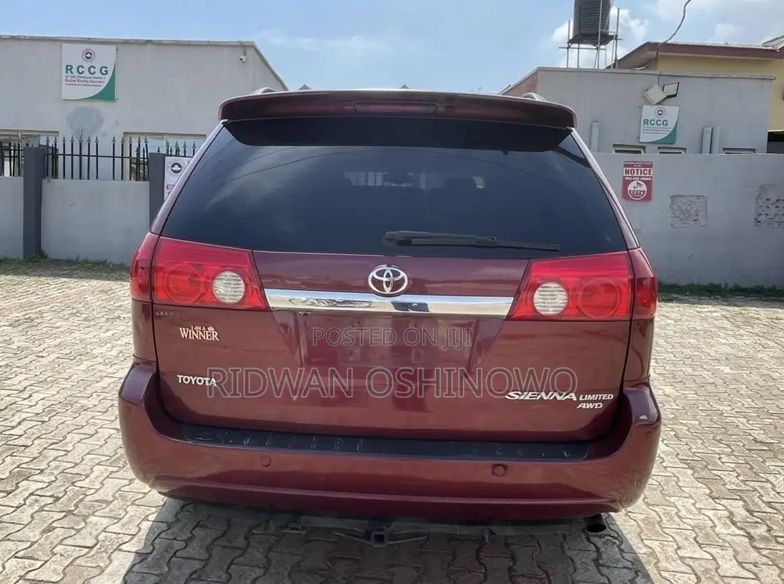 Toyota Sienna XLE Limited AWD 2006 Red
