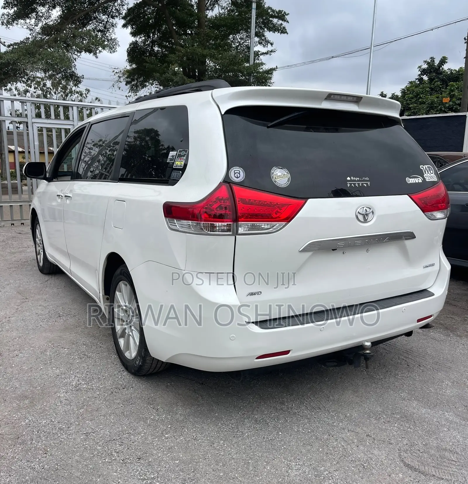 Toyota Sienna Limited AWD 7-Passenger 2013 White