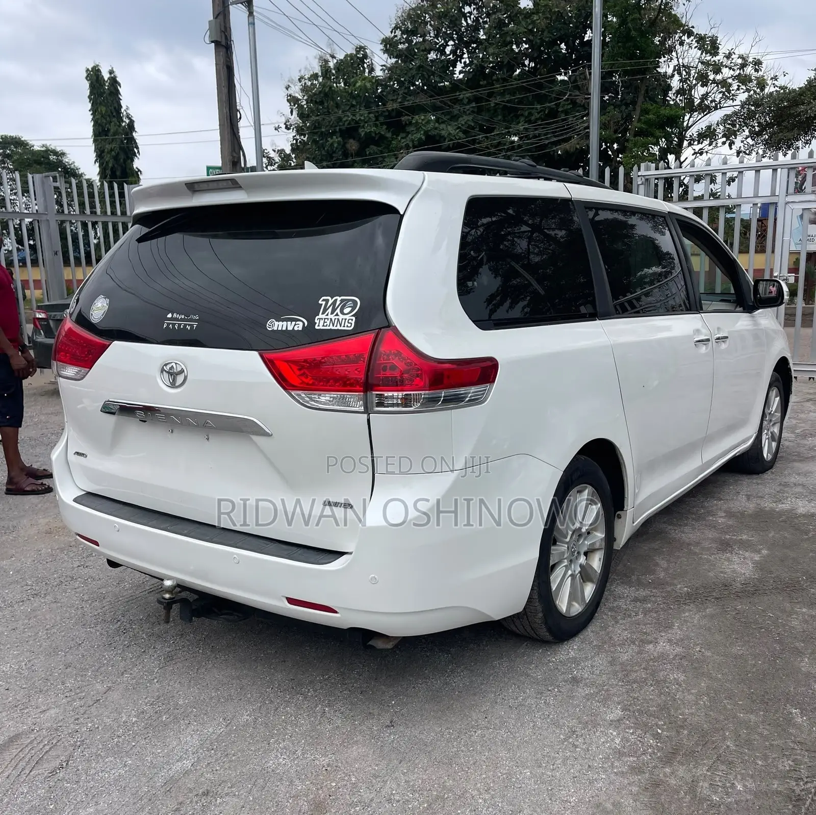 Toyota Sienna Limited AWD 7-Passenger 2013 White