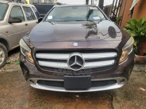 Mercedes-Benz GLA 250 2015 Brown