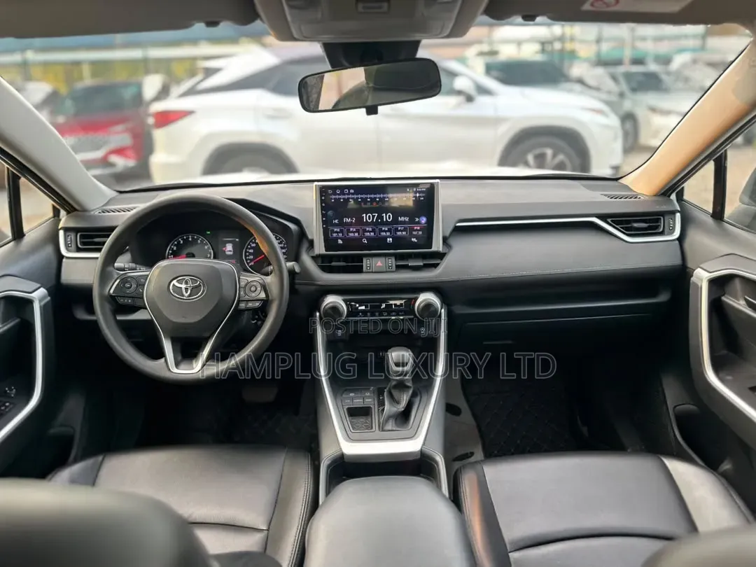 Toyota RAV4 2023 White