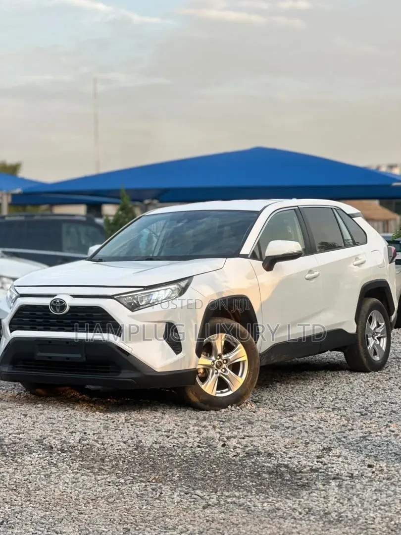 Toyota RAV4 2023 White