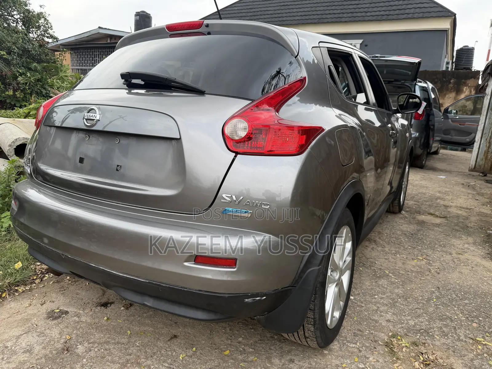 Nissan Juke SV 4dr Hatchback AWD (1.6L 4cyl Turbo CVT) 2014 Gray