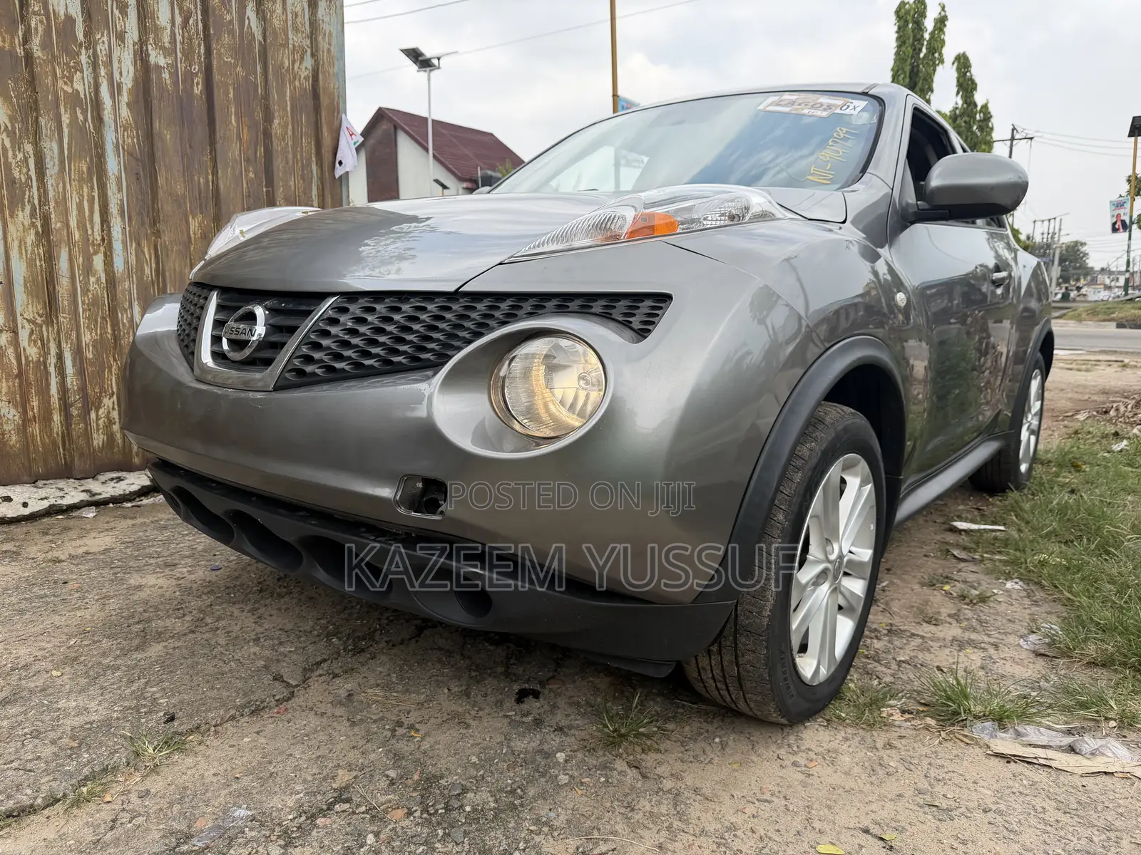 Nissan Juke SV 4dr Hatchback AWD (1.6L 4cyl Turbo CVT) 2014 Gray