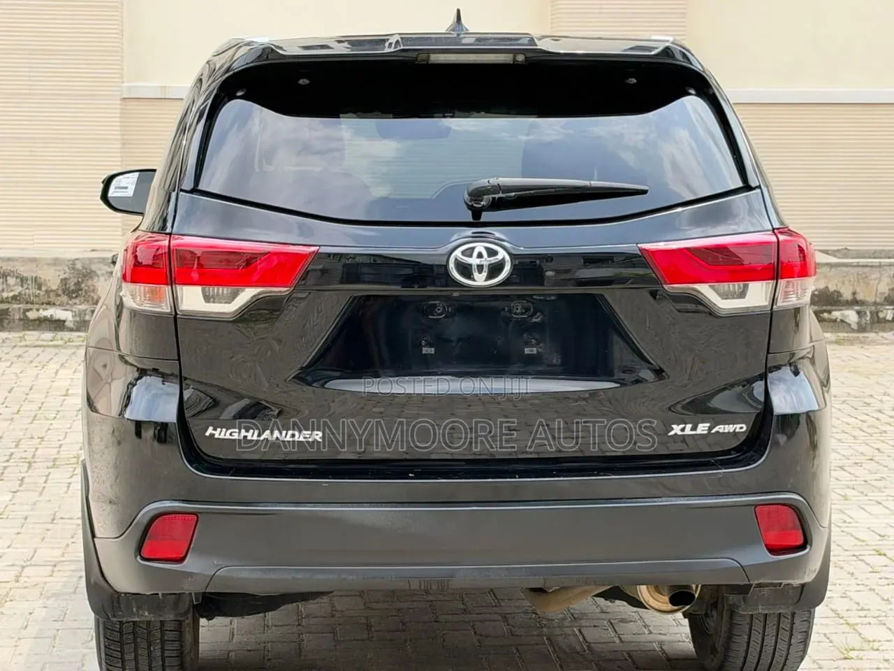 Toyota Highlander XLE 4x2 V6 (3.5L 6cyl 8A) 2018 Black